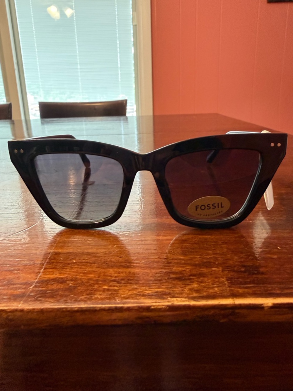NWT Fossil Black Cat-Eye Sunglasses